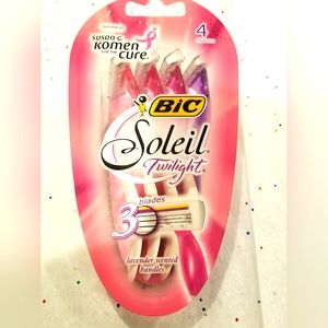 4-pack Bic Soleil Twilight disposable shavers with lavender scented handles. NIB